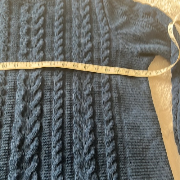Cable knit sweater - Picture 3 of 5